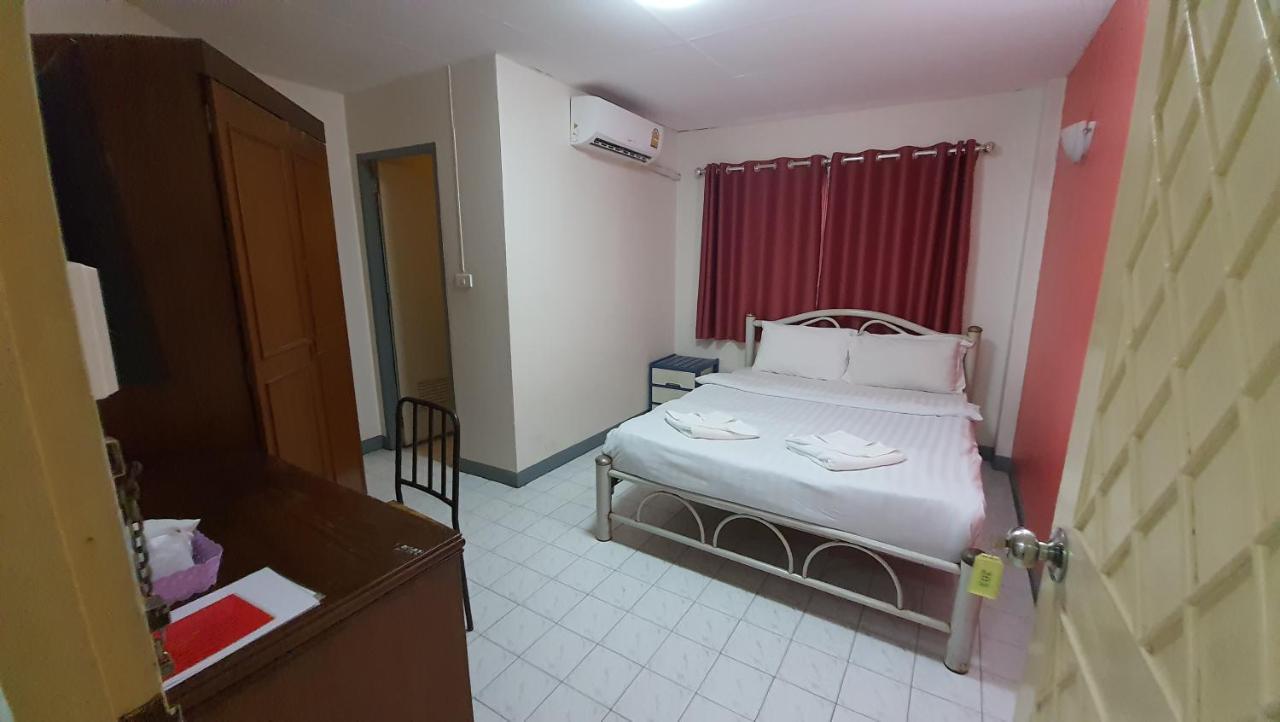 D.D. Inn Beach Guesthouse Pattaya Buitenkant foto