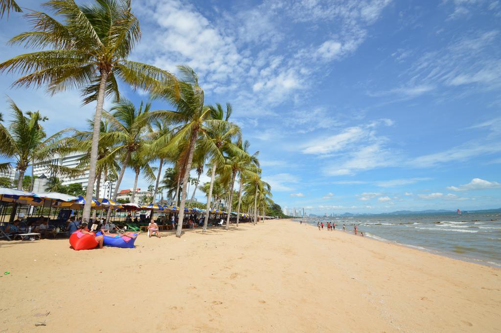 D.D. Inn Beach Guesthouse Pattaya Buitenkant foto