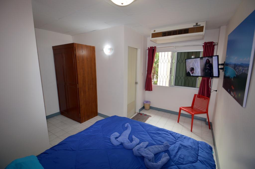 D.D. Inn Beach Guesthouse Pattaya Buitenkant foto