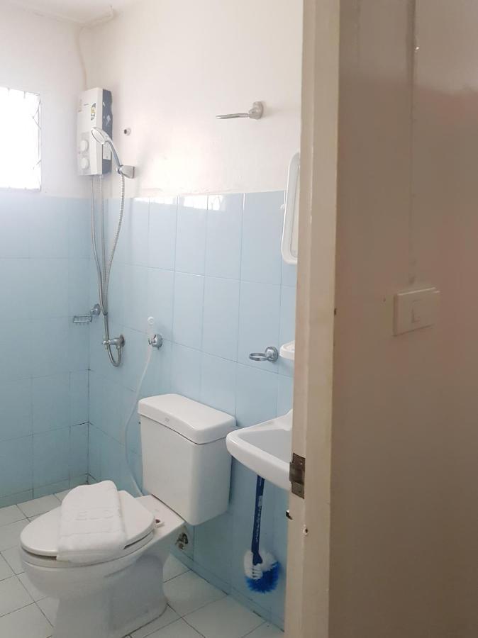 D.D. Inn Beach Guesthouse Pattaya Buitenkant foto